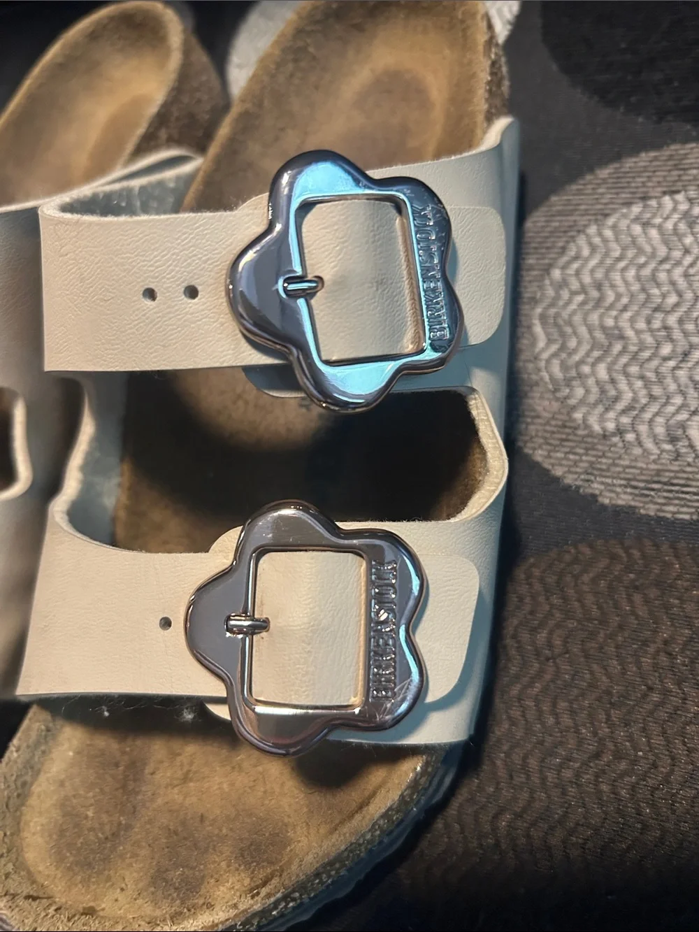 Birkenstock Kids Cream Two-Strap Buckle Sandals